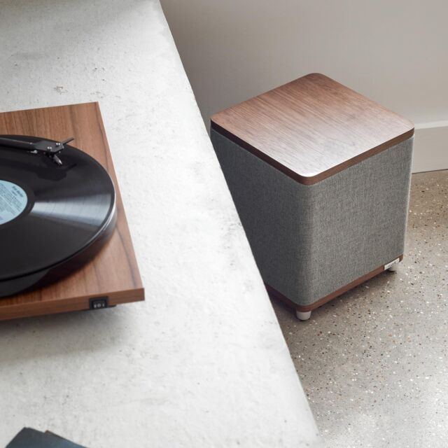 Ruark Audio RS1WALNUT Subwoofer