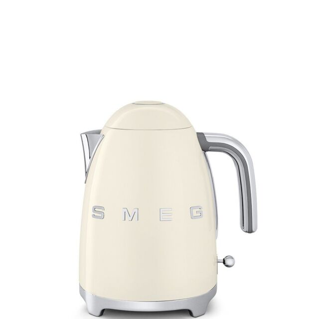 Smeg KLF03CRUK Cordless Jug Kettle in Cream 3D Logo