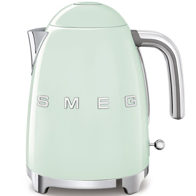 Smeg KLF03PGUK Cordless Jug Kettle in Pastel Green 3D Logo